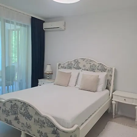 Sunrise Complex Apartment *