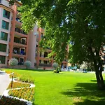 Sunrise Complex Apartment